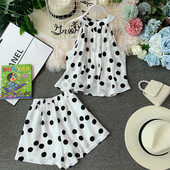 Σύγχρονο γυναικείο σετ σε τρία μέρη πουά