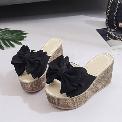 Stílusos női papucs platformmal, három színben