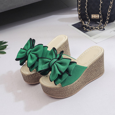 Stílusos női papucs platformmal, három színben