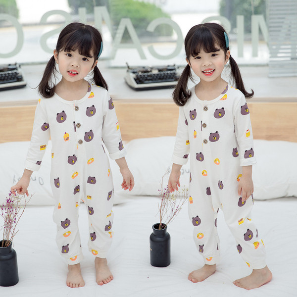 Детска пижама в бял цвят с копчета-за момичета 