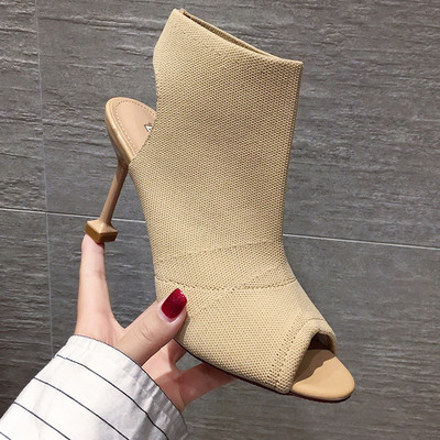 Stílusos női magas sarkú szandál bézs és fekete színben