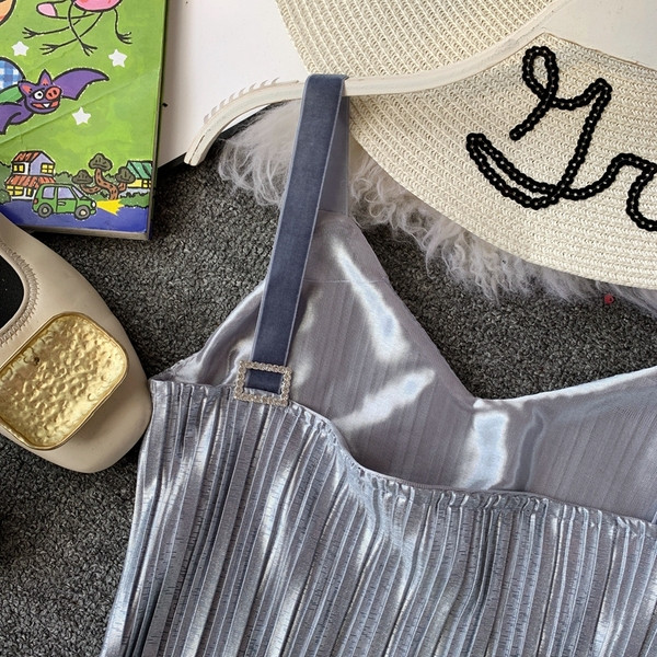 Modern női felső négy színben fém elemmel