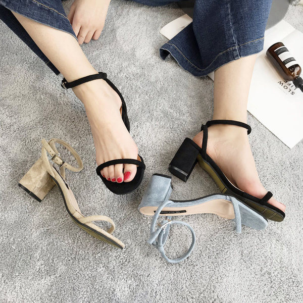 Stílusos női magas sarkú szandál három színben