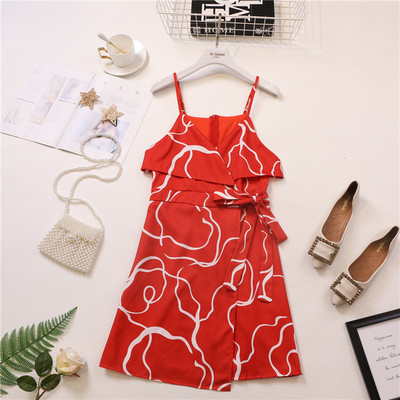 Stílusos női ruha V-nyakú és pántokkal több színben