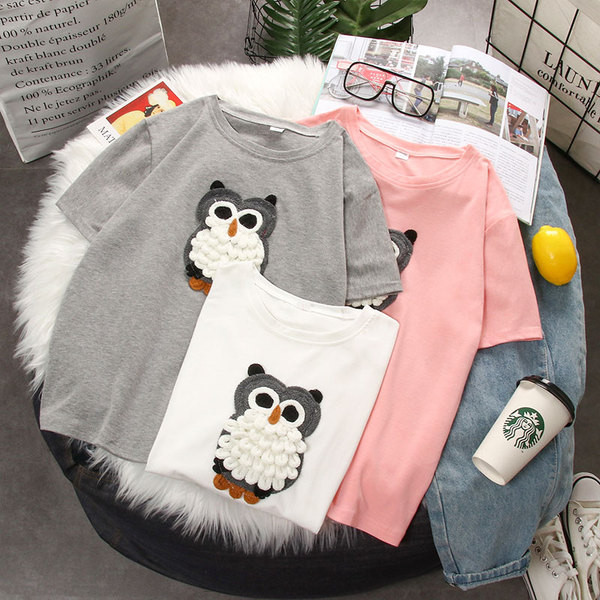 Καθημερινή γυναικεία μπλούζα με τρισδιάστατο στοιχείο σε τρία χρώματα