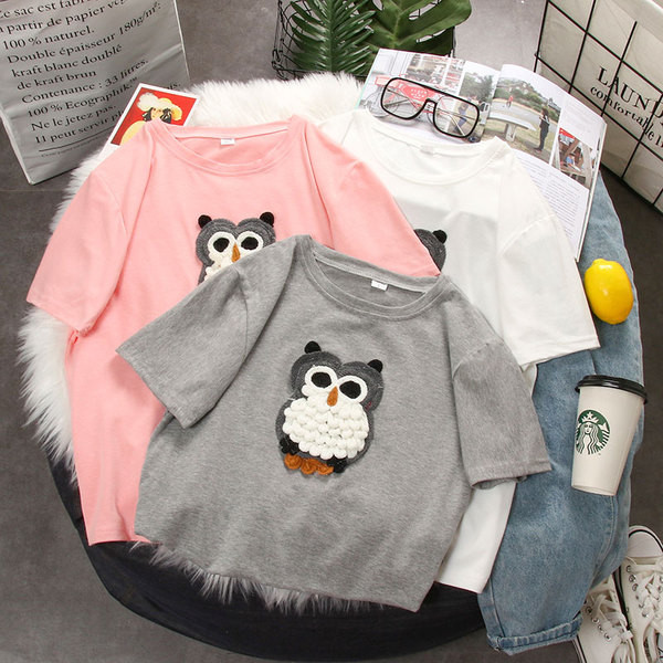 Καθημερινή γυναικεία μπλούζα με τρισδιάστατο στοιχείο σε τρία χρώματα