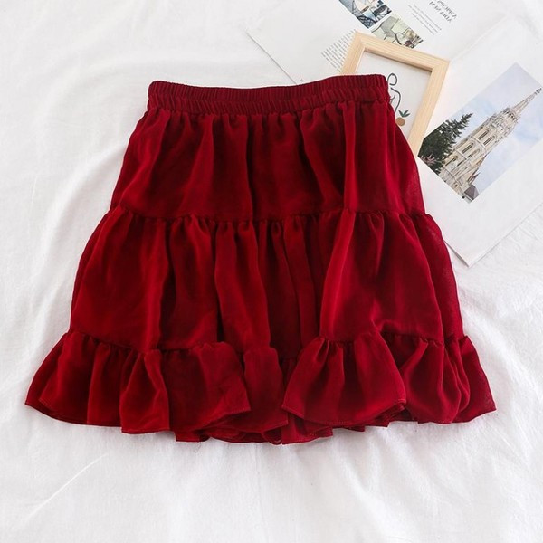 Σύγχρονη  γυναικεία φούστα σε τρία χρώματα 