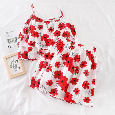 Ένα κομψό γυναικείο σετ με floral μοτίβο