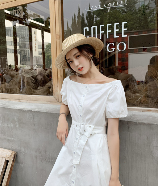 Rochie elegantă de damă cu mâneci scurte în alb