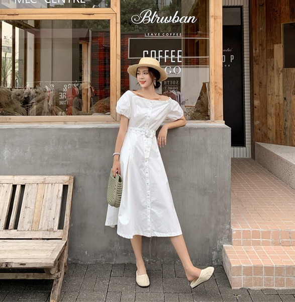 Rochie elegantă de damă cu mâneci scurte în alb