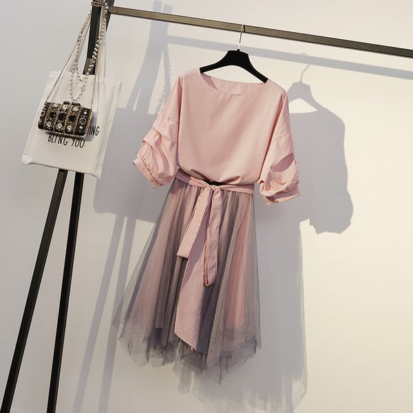 Κομψό γυναικείο σετ δύο τεμαχίων με  τούλι σε ροζ χρώμα