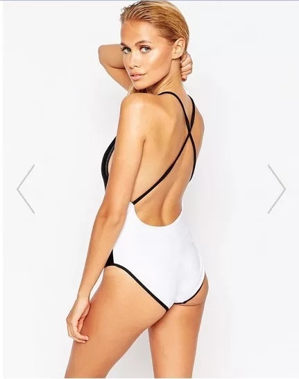 Stílusos női teljes fürdőruha csipkével több színben