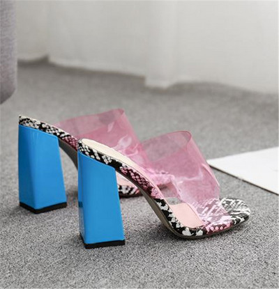 Модерни дамски чехли на ток в три цвята