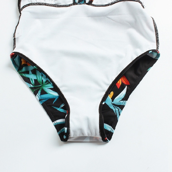 Costum de baie complet elegant pentru femei, cu decolteu în V adânc și model floral