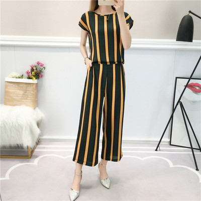 Καθημερινό  γυναικείο σετ  παντελόνι και μπλούζα με έγχρωμη εκτύπωση