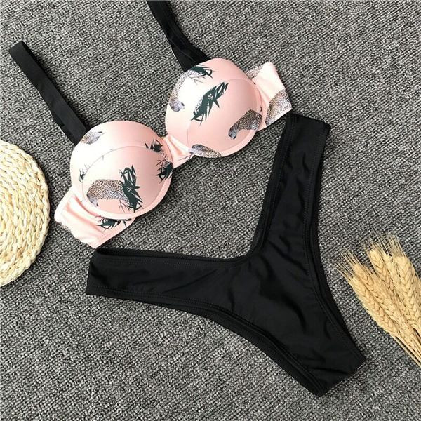 Costum de baie modern din două piese cu top colorat