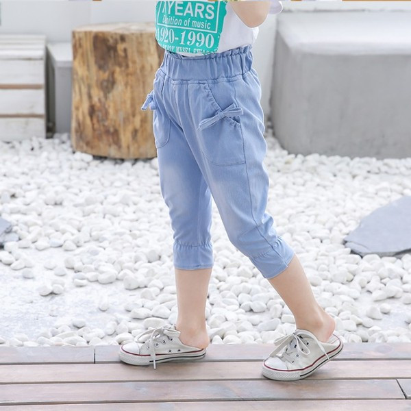 Zsebekkel ellátott modern gyerekfarmer lányoknak