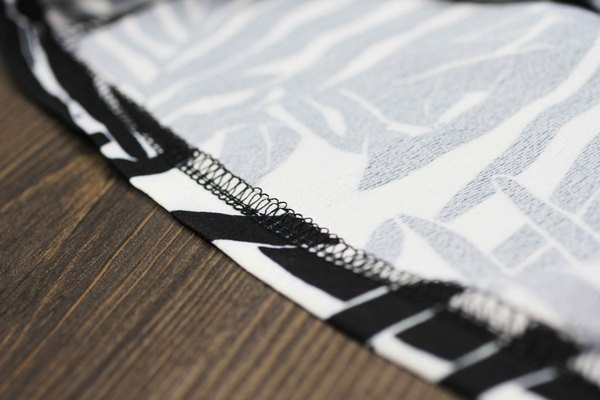 A lezser széles nadrág strandra is alkalmas virágmintával