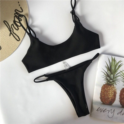 Μαγιό σε δύο μέρη σε μαύρο και άσπρο χρώμα