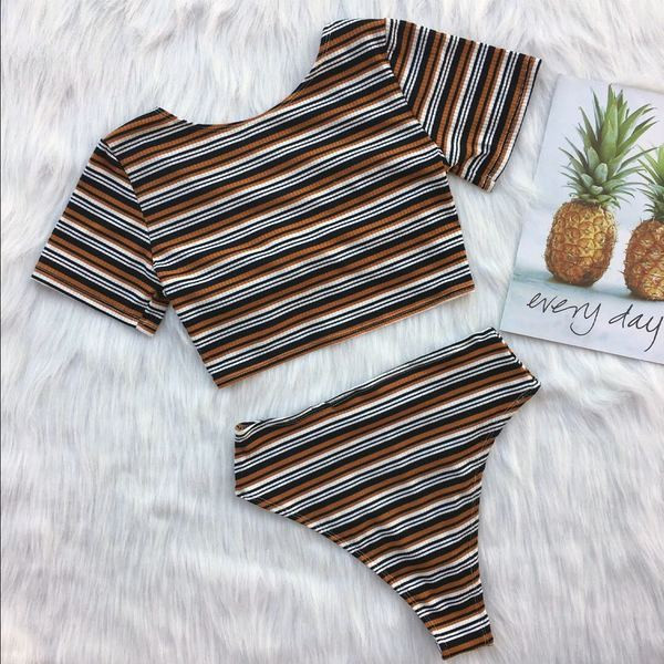 Γυναικείο μαγιό από δύο μέρη με κοντό μανίκι και βαθύ λαιμό