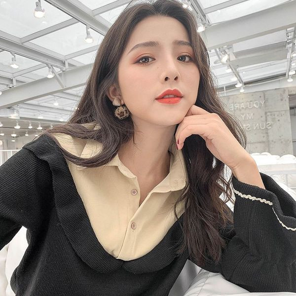 Stílusos női fülbevaló pehely és állatmintával