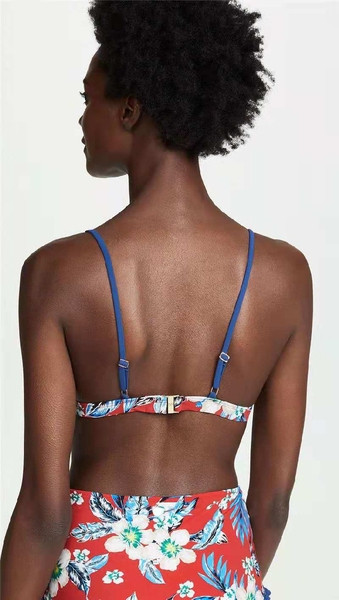 Costum de baie de dama din doua piese cu top triunghiular si model floral