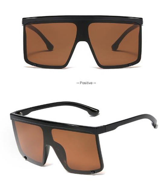 Aktuális napszemüveg négy színben, nőknek és férfiaknak egyaránt