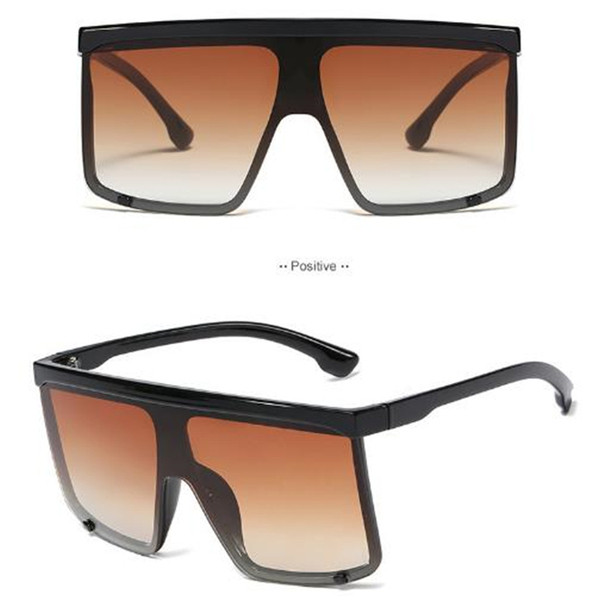 Aktuális napszemüveg négy színben, nőknek és férfiaknak egyaránt