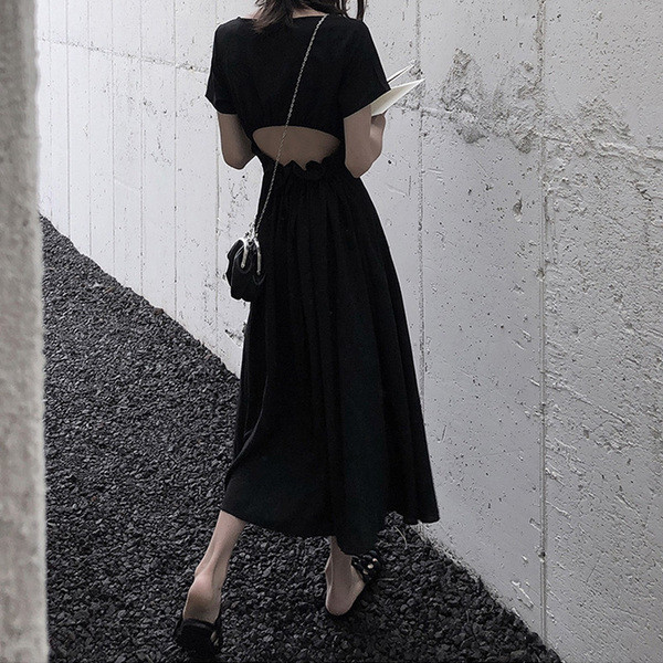 Κομψό γυναικείο  φόρεμα σε μαύρο χρώμα