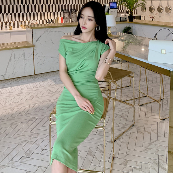 Stílusos női ruha zöld színben