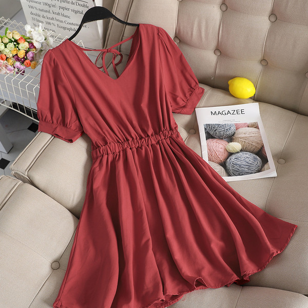 Ежедневна дамска рокля разкроен модел с къс ръкав в няколко цвята