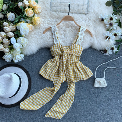 Modern női felső csipkével és szalaggal, többféle színben