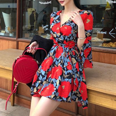 Καλοκαιρινό γυναικέιο φόρεμα με 3/4 μανίκι και floral μοτίβο