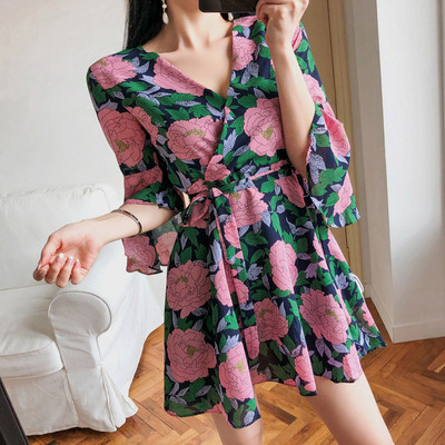 Καλοκαιρινό γυναικέιο φόρεμα με 3/4 μανίκι και floral μοτίβο