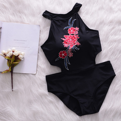 Κομψό γυναικείο μαγιό  με μαύρο και άσπρο χρώμα