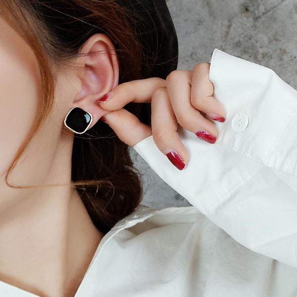 Női négyzet alakú fülbevaló több színben