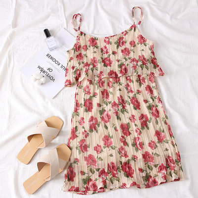 Modern női ruha vékony pántokkal és virágmotívummal három színben