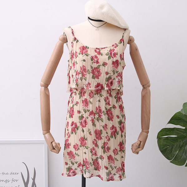 Modern női ruha vékony pántokkal és virágmotívummal három színben