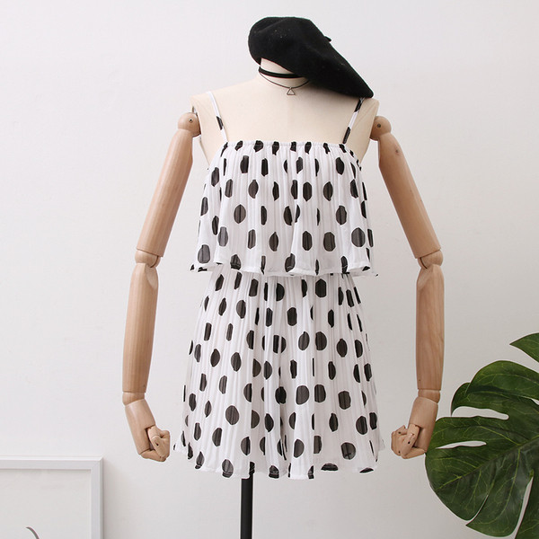 Salopetă de damă modernă plisată cu bretele subțiri în patru culori de puncte