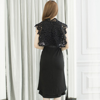 Κομψό γυναικείο φόρεμα με μαύρη δαντέλα