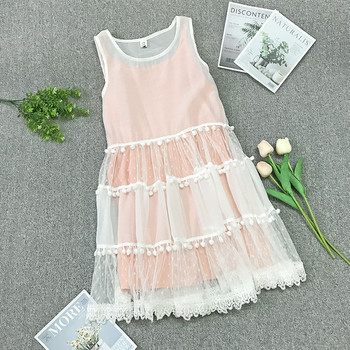 Σύγχρονο γυναικείο φόρεμα σε τρία χρώματα και φούντα δαντέλα