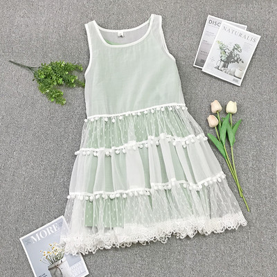 Σύγχρονο γυναικείο φόρεμα σε τρία χρώματα και φούντα δαντέλα