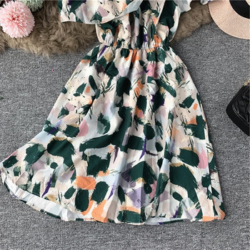 Καθημερινό γυναικείο φόρεμα με φυτικό μοτίβο και γυμνά ώμους