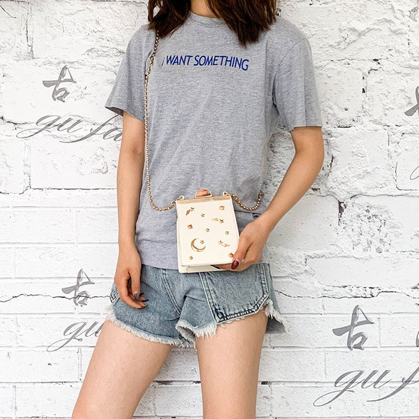 Modern női táska fém elemmel, négy színben