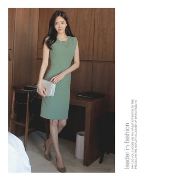 Casual γυναικείο φόρεμα με λαιμόκοψη σε σχήμα Ο σε λευκό χρώμα