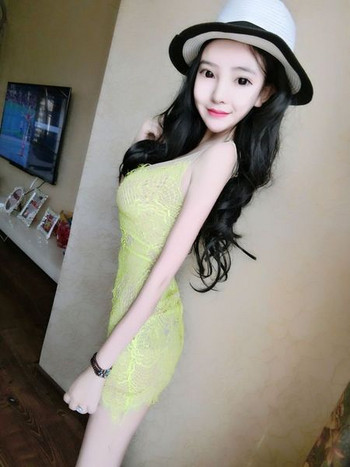 Γυναικείο κοντό γυναικείο φόρεμα με δαντέλα σε δύο χρώματα