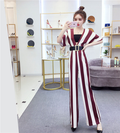 Κομψές γυναικείες φόρμες σε τρία χρώματα