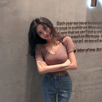 Γυναικεία T-shirt με κοντά μανίκια