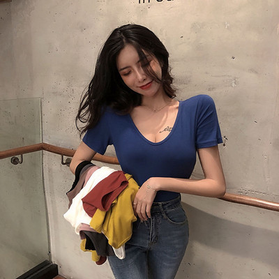 Γυναικεία T-shirt με κοντά μανίκια