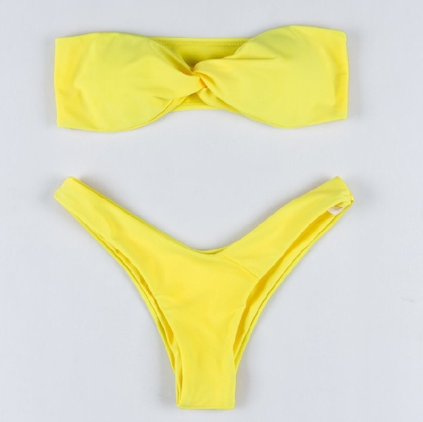 Stílusos női kétrészes fürdőruha, több színben rátéttel